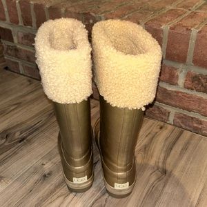 UGG gold waterproof boots , lined